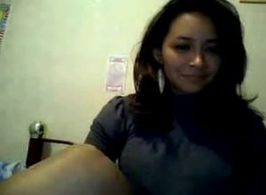 Бразилианка перед вебкой без трусов